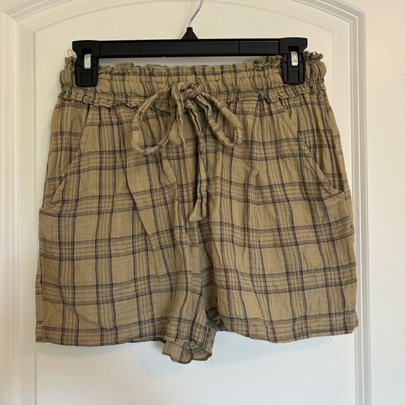 Angie Tan Cargo plaid Shorts Relaxed Fit Lightweight with draw string - Picture 1 of 4